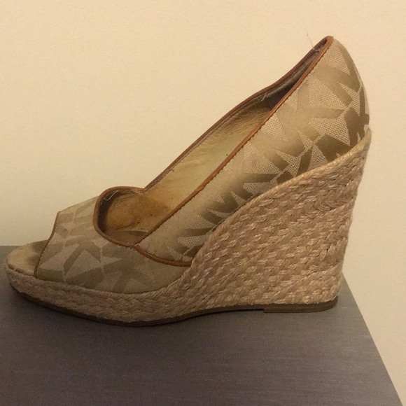 Michael Kors wedge size 7.5 - Picture 1 of 3